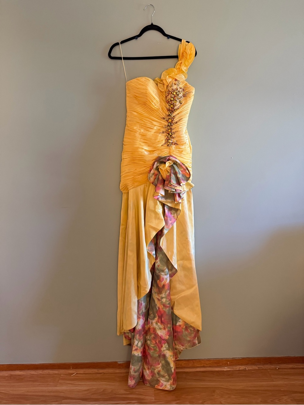 Yellow One-Shoulder Ruffled Evening Dress with Floral Train